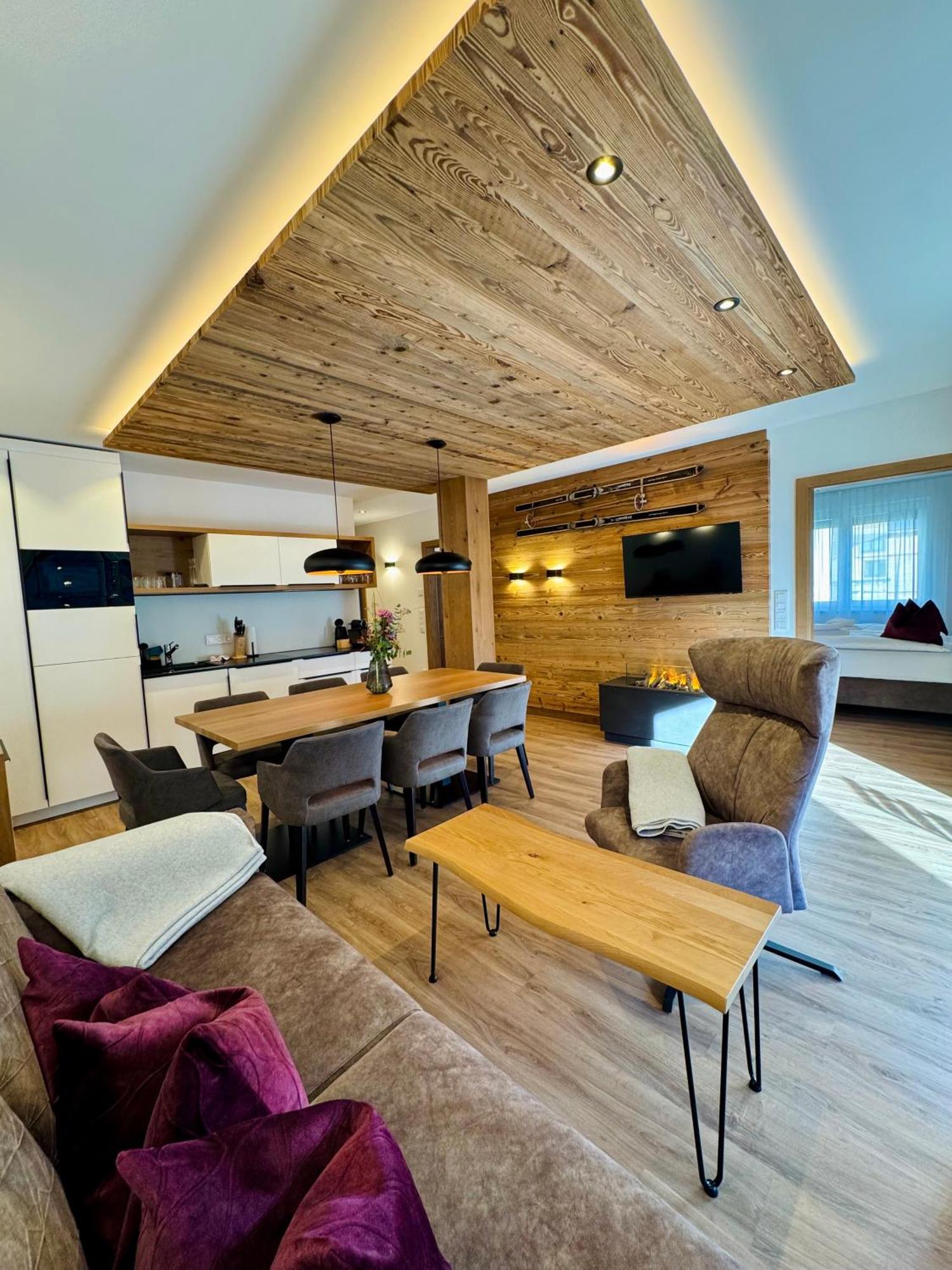 Alpenstolz Damuels Haus 4 - Stilvoll Urlauben In Den Bergen Apartment Exterior photo