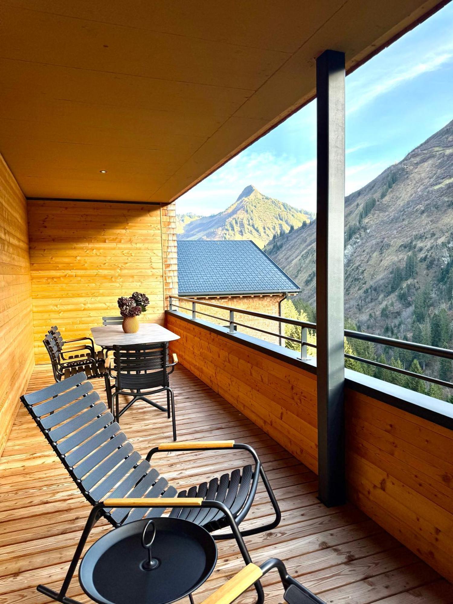 Alpenstolz Damuels Haus 4 - Stilvoll Urlauben In Den Bergen Apartment Exterior photo
